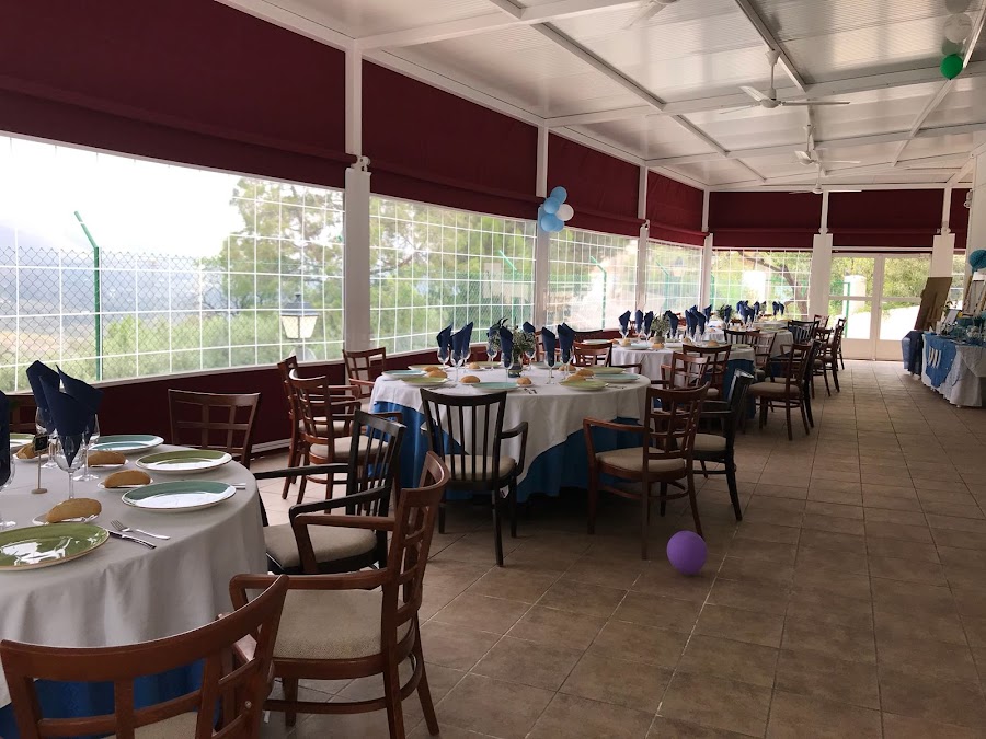 Bar Almería Enix ( Abierto de 11 a 19 lunes cerrado)