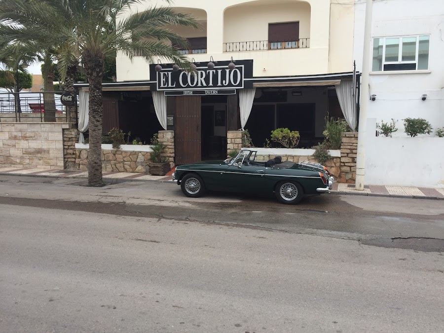 El Cortijo Café