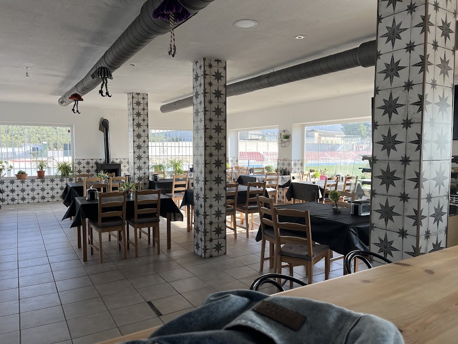 La Oveja Negra Bar & Pool